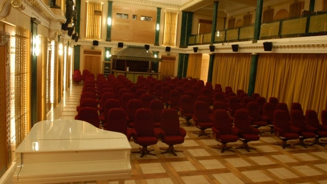 Кинотеатр "Аврора" приобрёл диваны и кресла для зрителей за 13,6 млн рублей