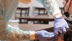 В России скоро запустят в оборот четвертую вакцину от COVID-19