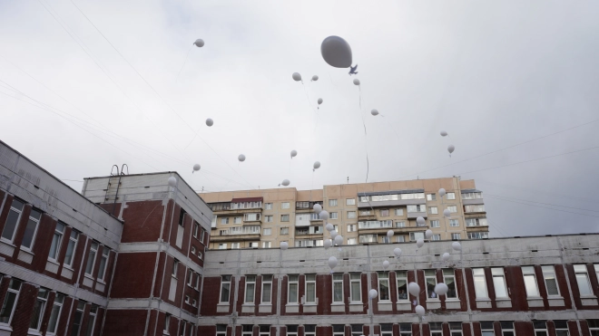 Школа в Невском районе встретила 1 апреля с гранатой у территории