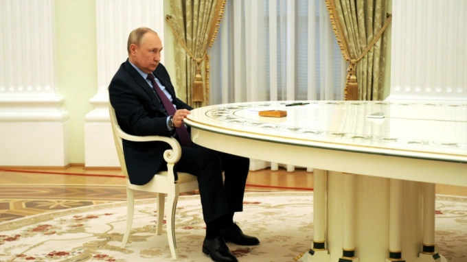 Путин: РФ не намерена восставливать себя в границах Российской империи