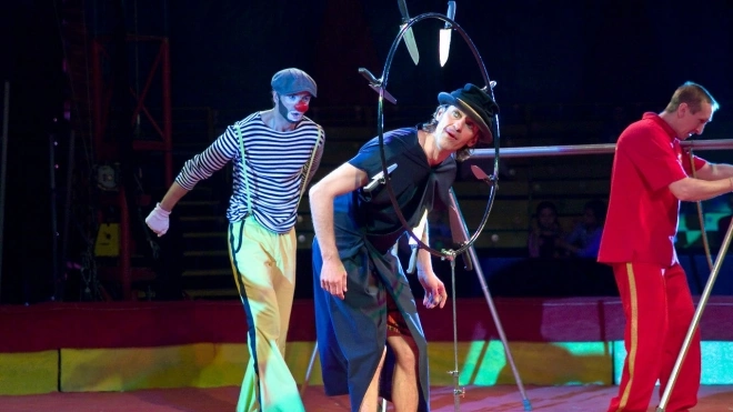 Школьников из Мариуполя отведут на шоу  Евгения Плющенко  и  в цирк на Фонтанке