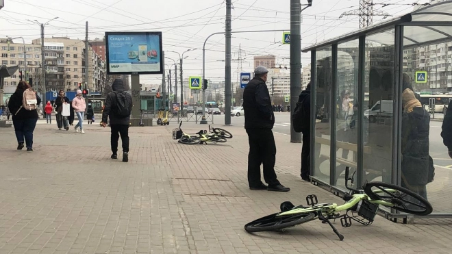 МЧС: 23 октября в Петербурге ожидаются грозы и ветер до 20 м/с