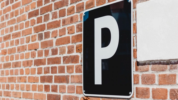 В Петербурге началось оформление разрешений для новой зоны платной парковки 
