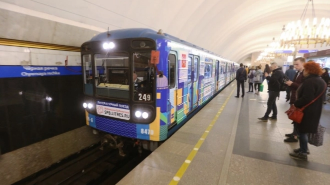В петербургском метро задержались поезда из-за неисправности  состава 