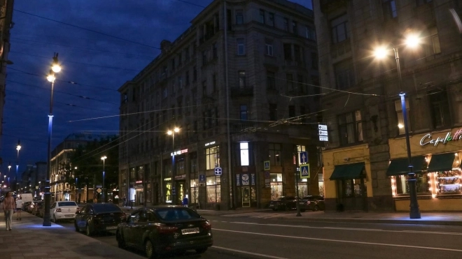Опоры фонарей на Большом проспекте П. С. получат синее освещение в честь "Зенита"