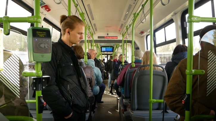 В Петербурге проверили соблюдение масочного режима в общественном транспорте 