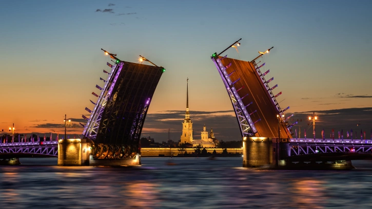 В ночь на 14 декабря в Петербурге в последний раз разведут мосты