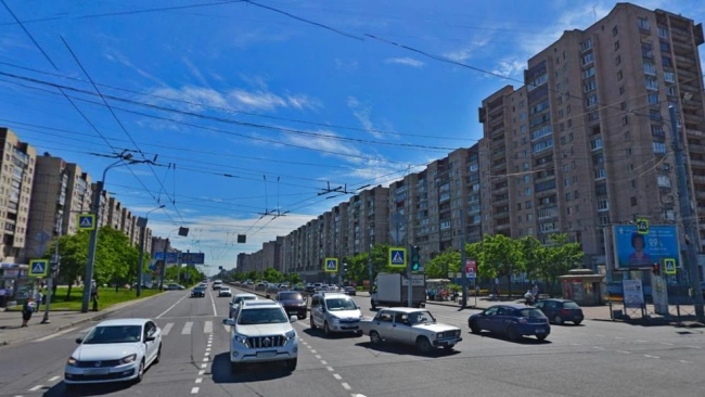 За 10 дней комитет по транспорту Петербурга нашел более 2 тысяч нарушений правил парковки 