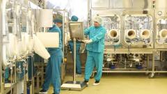 Белоруссия в апреле начнет промышленное производство вакцины "Спутника V"