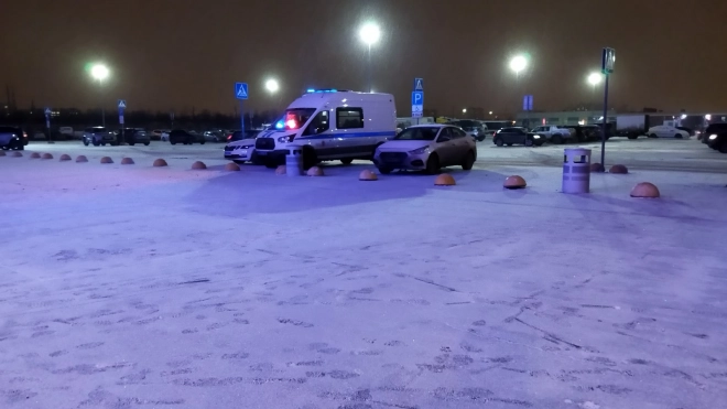 В Петербурге эвакуировали гипермаркет "Лента" на Хасанской