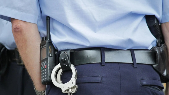 В Красносельском районе полиция пресекла ограбление мужчины