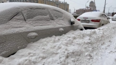 В Смольном объяснили медленную уборку снега в городе