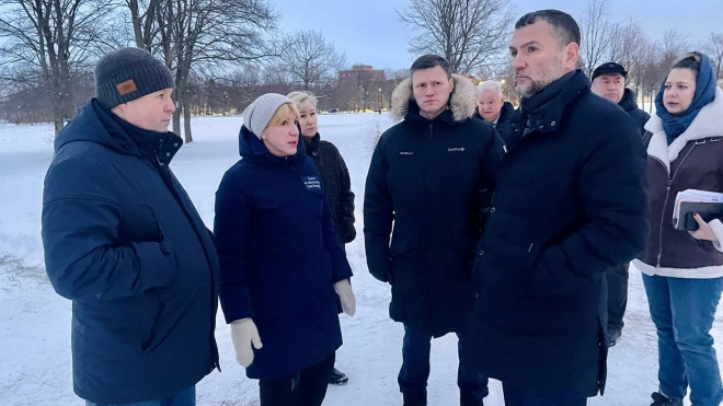 Вице-губернатор Разумишкин проверил уборку снега на юге Петербурга