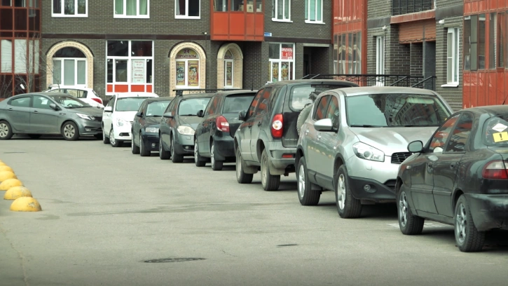Нарушения правил парковки на этой неделе зафиксировали в четырех районах Петербурга