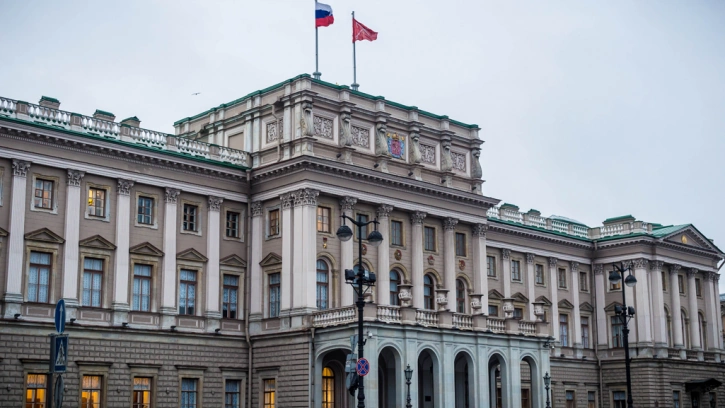 ЗакС Петербурга поддержал поправку губернатора в бюджет города на 2022 год