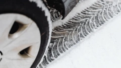 Автоэксперт рассказал петербуржцам, почему выросла цена на зимнюю резину и пора ли обменивать шины