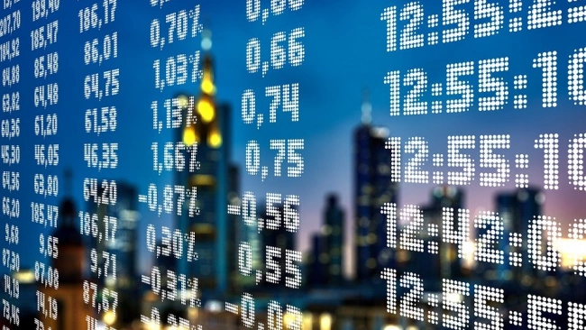 Обзор рынков акций и валюты: в понедельник индекс Мосбиржи поднялся до 3895