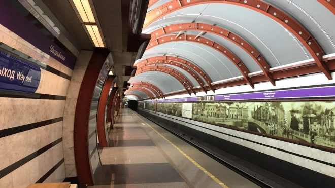 В метрополитене Петербурга рассказали, почему на новых станциях прохладнее
