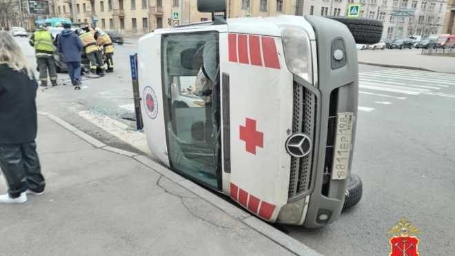 В МВД сообщили подробности об аварии со скорой на Краснопутиловской улице