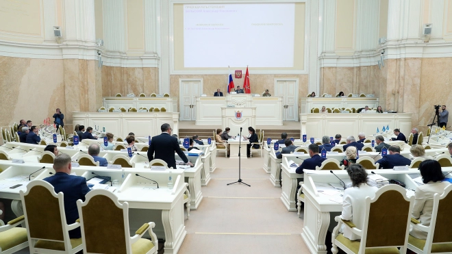 Парламент Петербурга разрешил губернатору переизбираться неограниченное количество раз