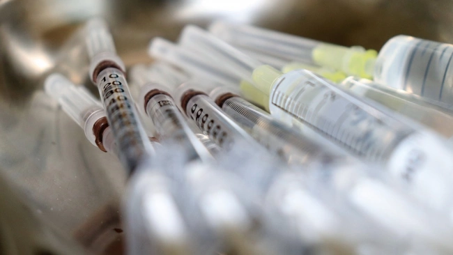 В США намерены начать применение бустерных доз вакцин от COVID-19