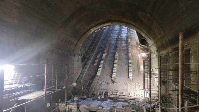 Строительство "коричневой ветки" метро Петербурга закончено почти на 50%