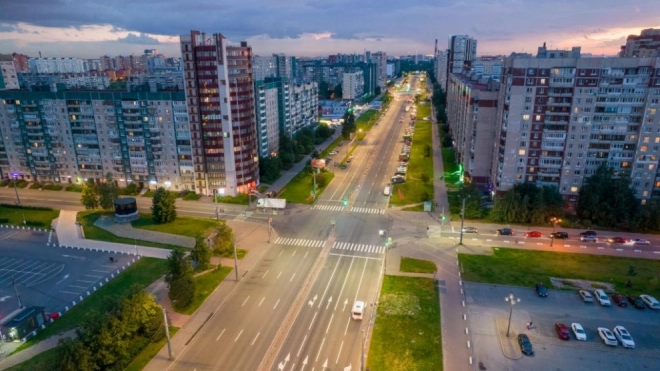 На проспекте Пятилеток обновлено освещение 