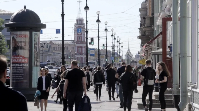 В Петербурге могут запретить переносные конструкции для рекламы