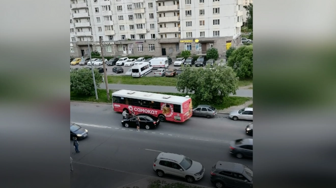 На проспекте Энтузиастов 14-летний мальчик попал под колеса "Тойоты Камри"