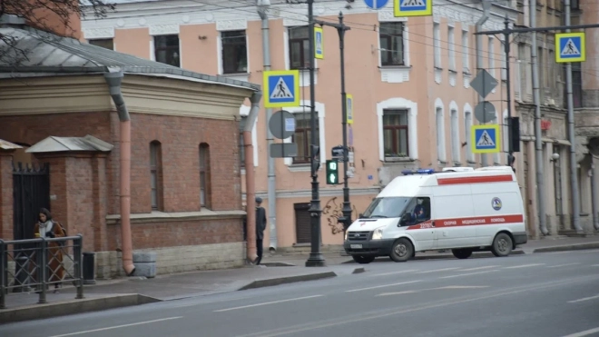 На пересечении улиц Репищевой и Вербной контролер-ревизор спас пострадавшего в ДТП