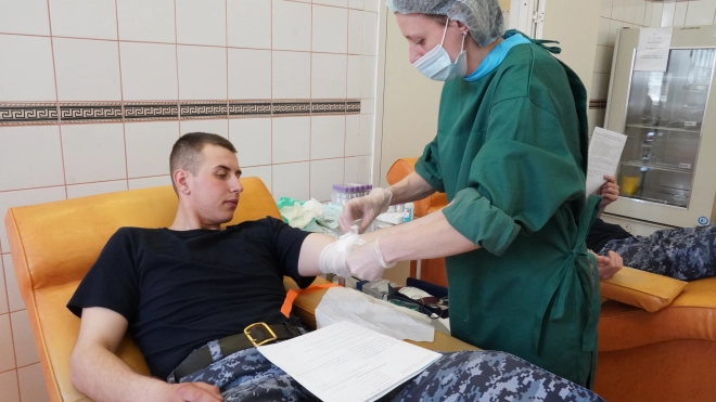 Росгвардейцы сдали кровь для пациентов петербургских больниц