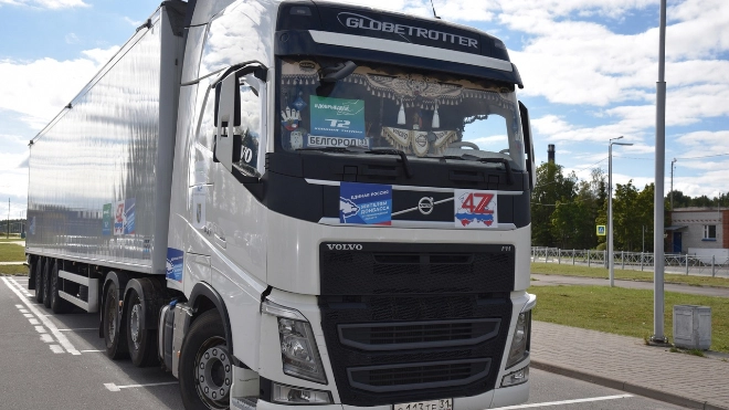 Жителям Донбасса отправили новый грузовик гуманитарной помощи из Соснового Бора