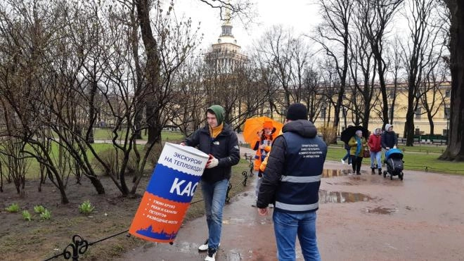 В Петербурге ужесточат контроль за гидами-переводчиками и экскурсоводами