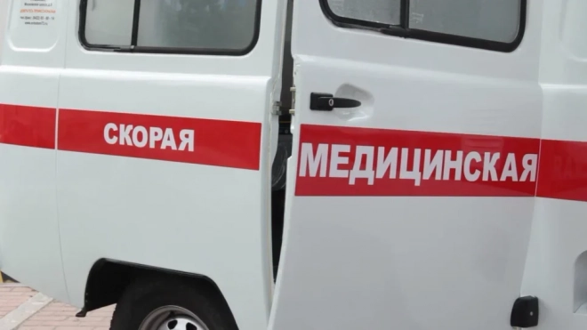 На Пулковском шоссе произошло ДТП с участием двух иномарок и грузовика
