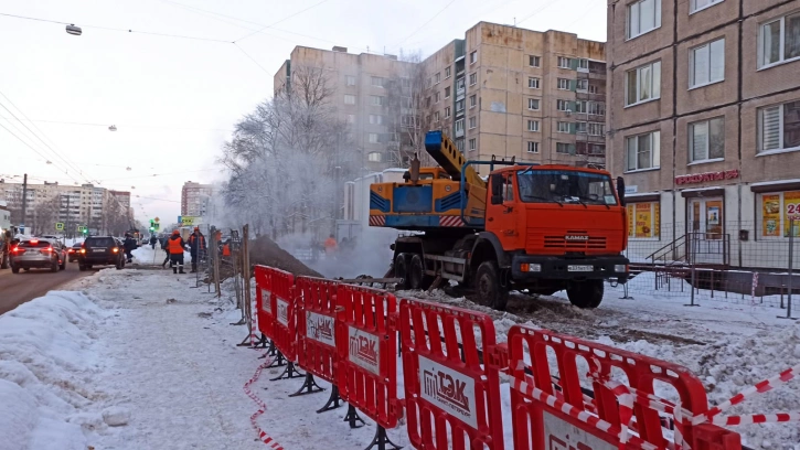 На улице Есенина завершился ремонт теплосети после коммунального прорыва