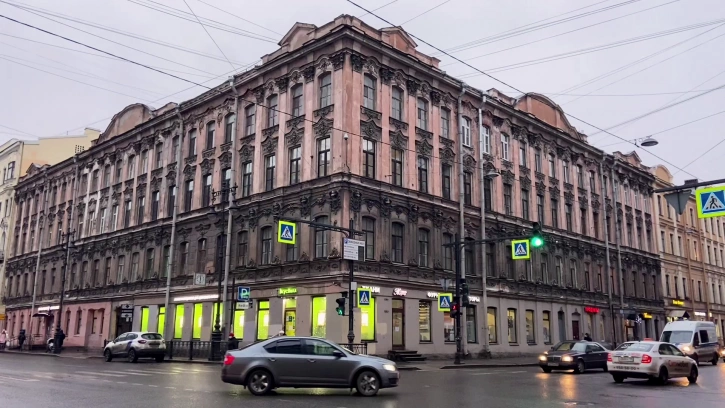 Спрос на исторические апартаменты в Петербурге достиг пикового значения 