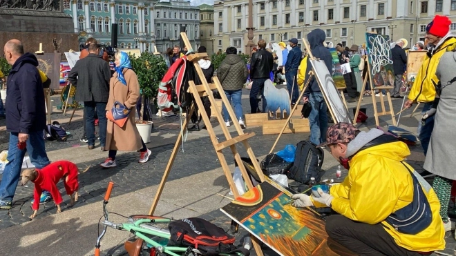 В воскресенье на  Дворцовой площади для детей и взрослых организуют творческий пленэр