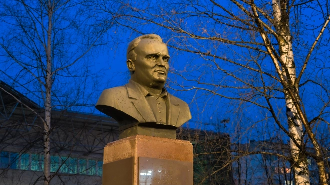 Памятники Сергею Королеву и Сергею Крикалеву получили подсветку