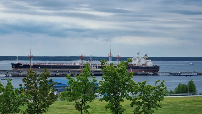 "Транснефть" отгрузила миллиардную тонну нефти на экспорт через порт Приморск