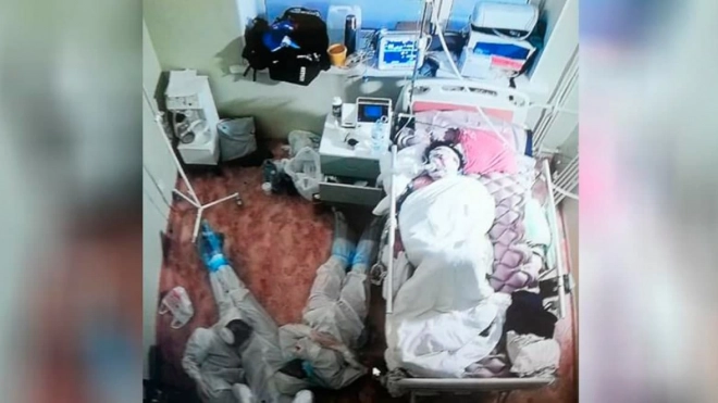 В Ленобласти медики уснули в палате возле пациента с COVID-19 