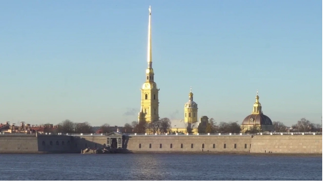 Реставрацию невского фасада Петропавловской крепости могут завершить позже сроков