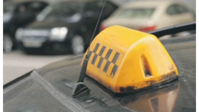 ГИБДД хочет запретить таксистам со стажем менее трех лет пользоваться агрегаторами
