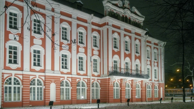 Лжеминеры вновь сообщили об угрозе взрыва главного здания СПбГУ