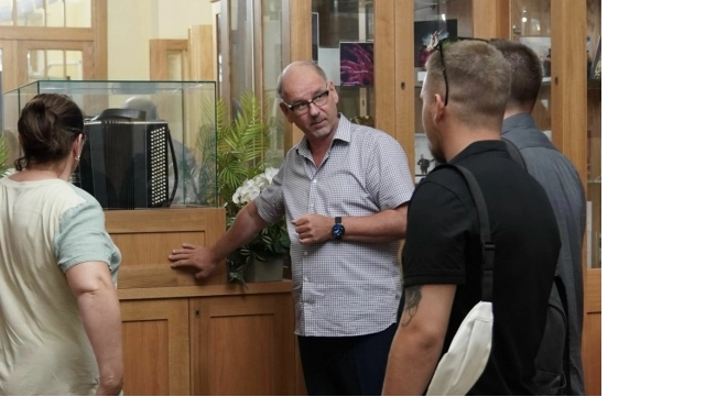 Делегация из ДНР изучает передовые методики в системе образования Петербурга