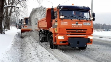 Свыше 645 тысяч кубометров снега вывезли с петербургских улиц с конца ноября 