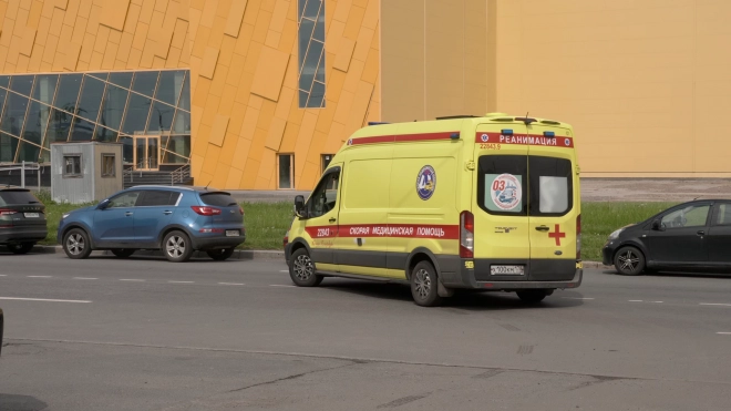 В Петербурге рабочий упал на стройке с высоты 3 этажа