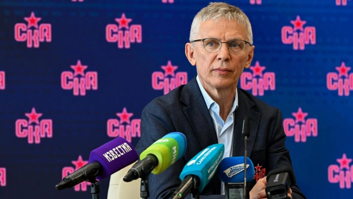 СКА решил не увольнять Ларионова