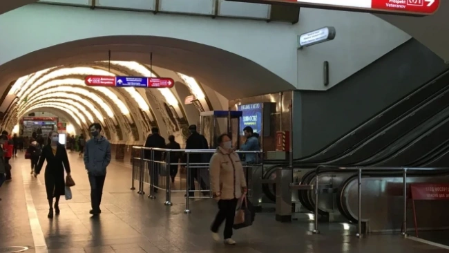 Вестибюль станции "Площадь Восстания" снова открыт на вход и выход