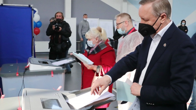 Губернатор Петербурга проголосовал на выборах в Госдуму и ЗакС