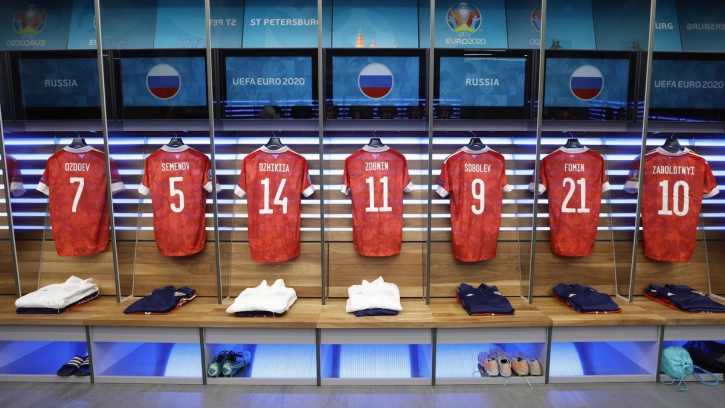 Россия сыграет в красной форме против Дании в матче Евро-2020